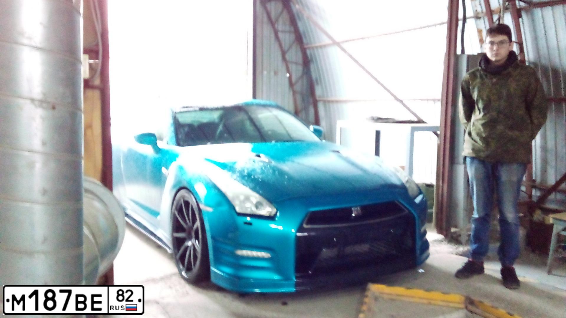 Фото автомобиля NISSAN GT-R, 2012 — госномер Х241ЕС761. Цвет: СИНИЙ