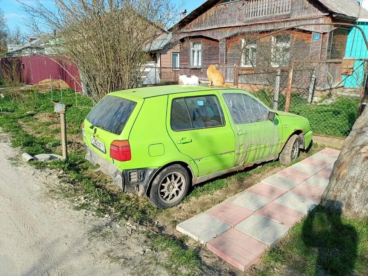 Фото автомобиля VOLKSWAGEN GOLF, 1992 — госномер А979РС97. Цвет: ЗЕЛЕНЫЙ