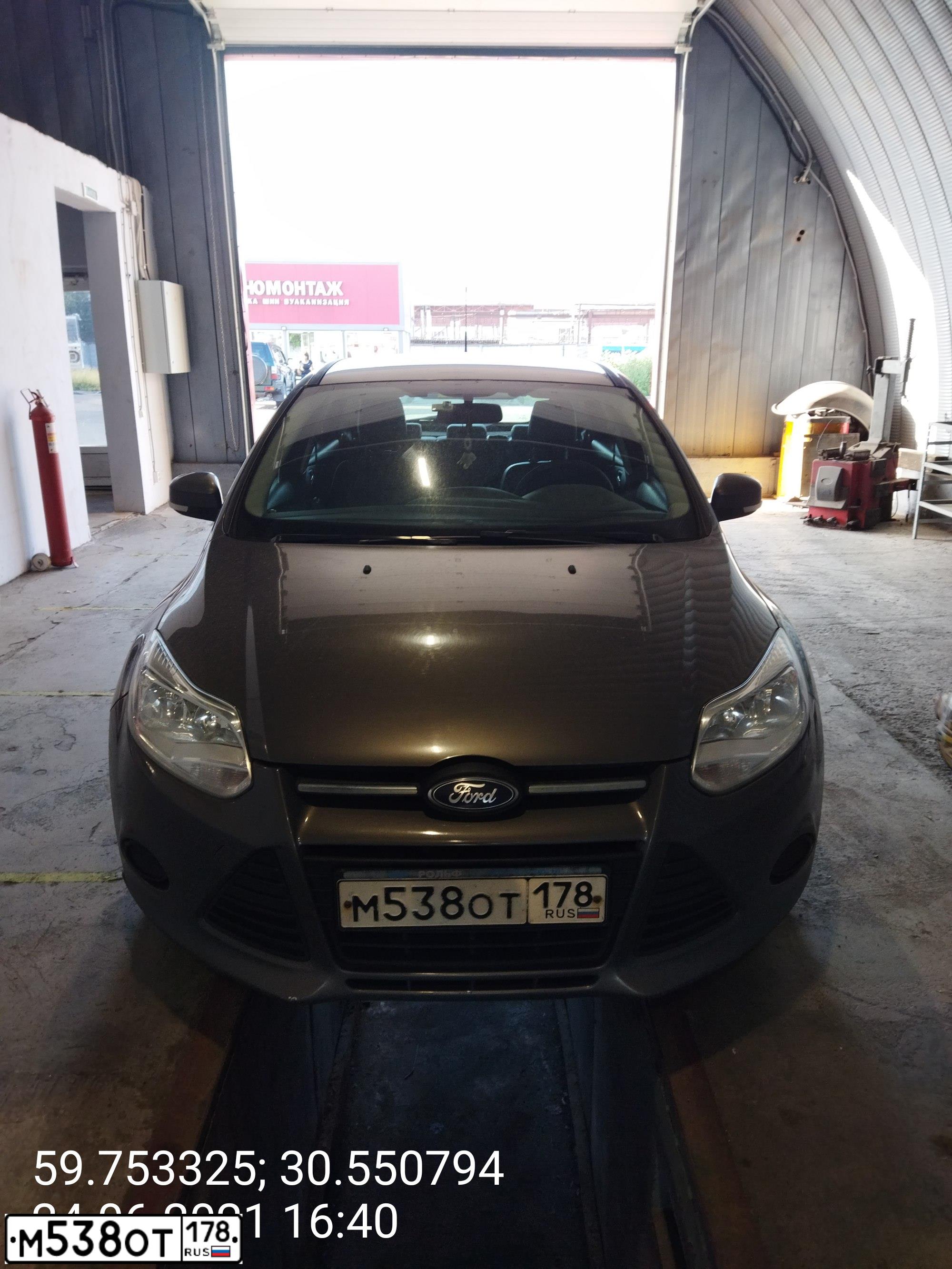 Фото автомобиля FORD FOCUS, 2012 — госномер М538ОТ178. Цвет: СЕРО-КОРИЧНЕВЫЙ