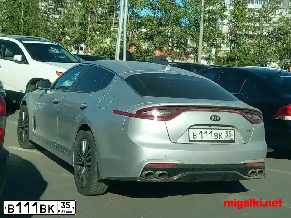 Фото автомобиля ШКОДА РАПИД, 2021 — госномер М257ВТ35. Цвет: СЕРЕБРИСТЫЙ ЧЕРНЫЙ