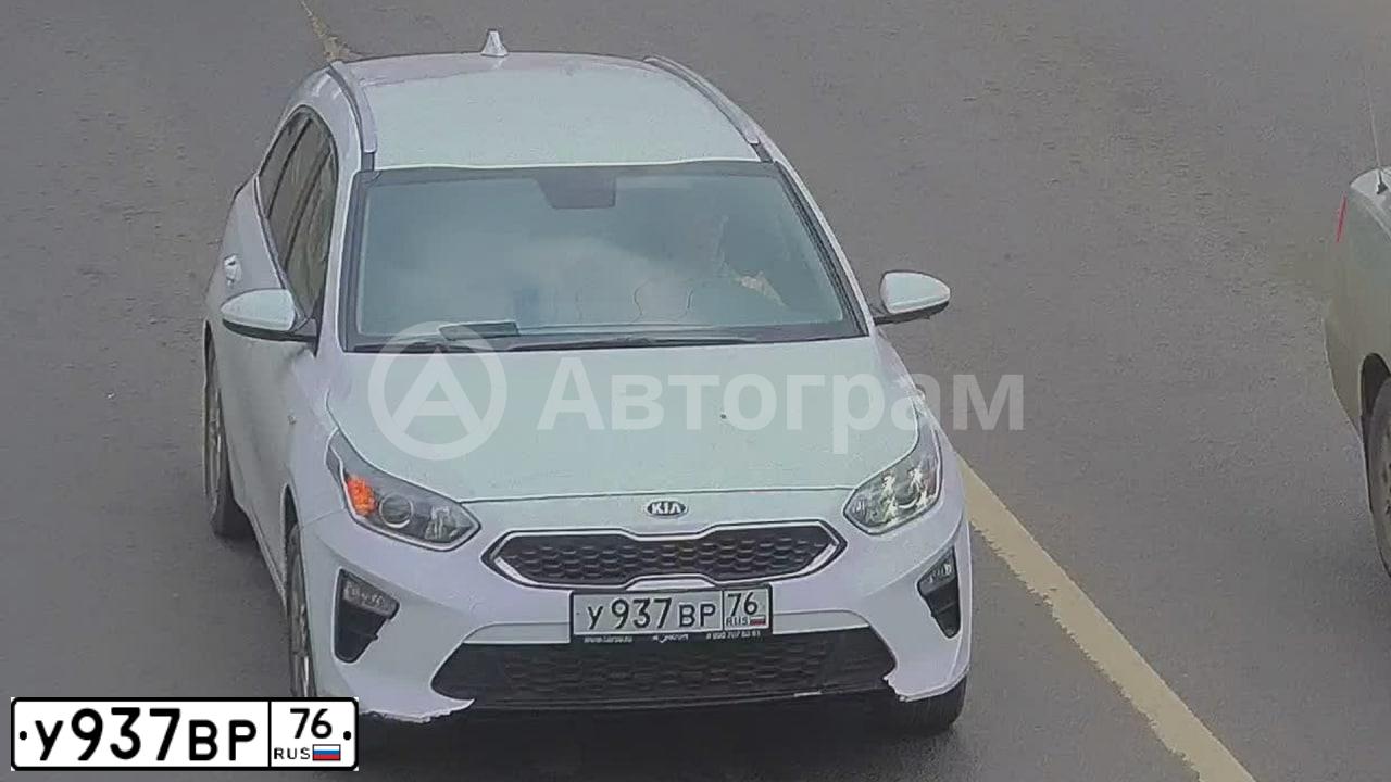 Фото автомобиля KIA CEE'D, 2020 — госномер У937ВР76. Цвет: БЕЛЫЙ
