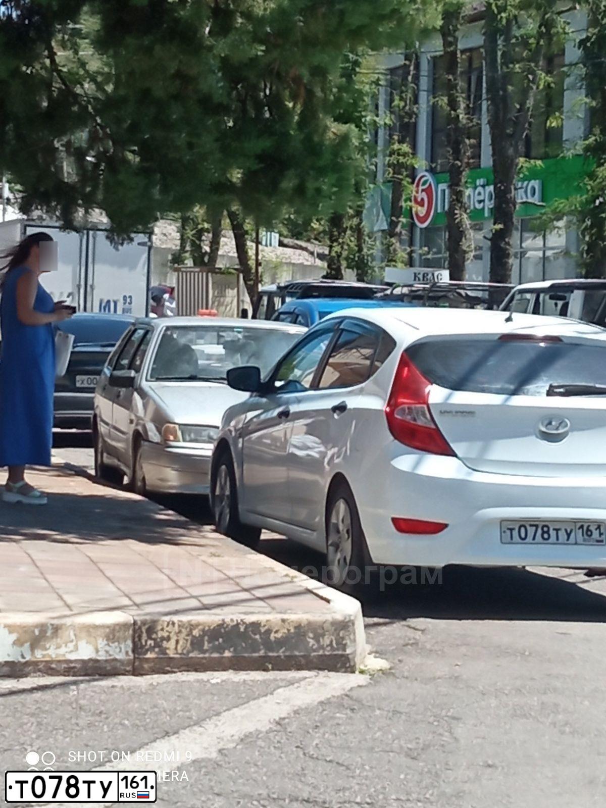 Фото автомобиля HYUNDAI SOLARIS, 2014 — госномер Т078ТУ161. Цвет: Белый