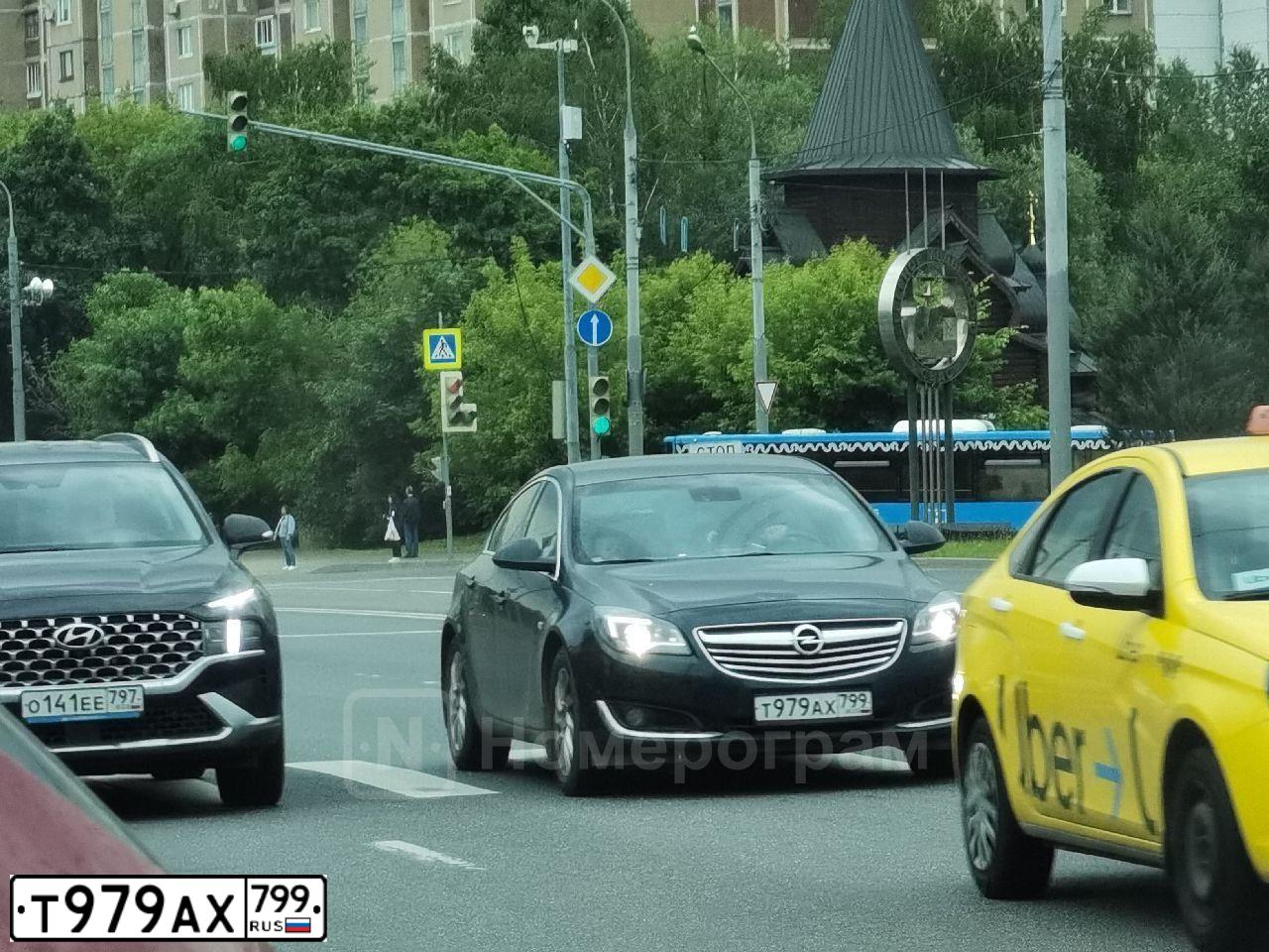 Фото автомобиля OPEL INSIGNIA, 2014 — госномер Х172АН71