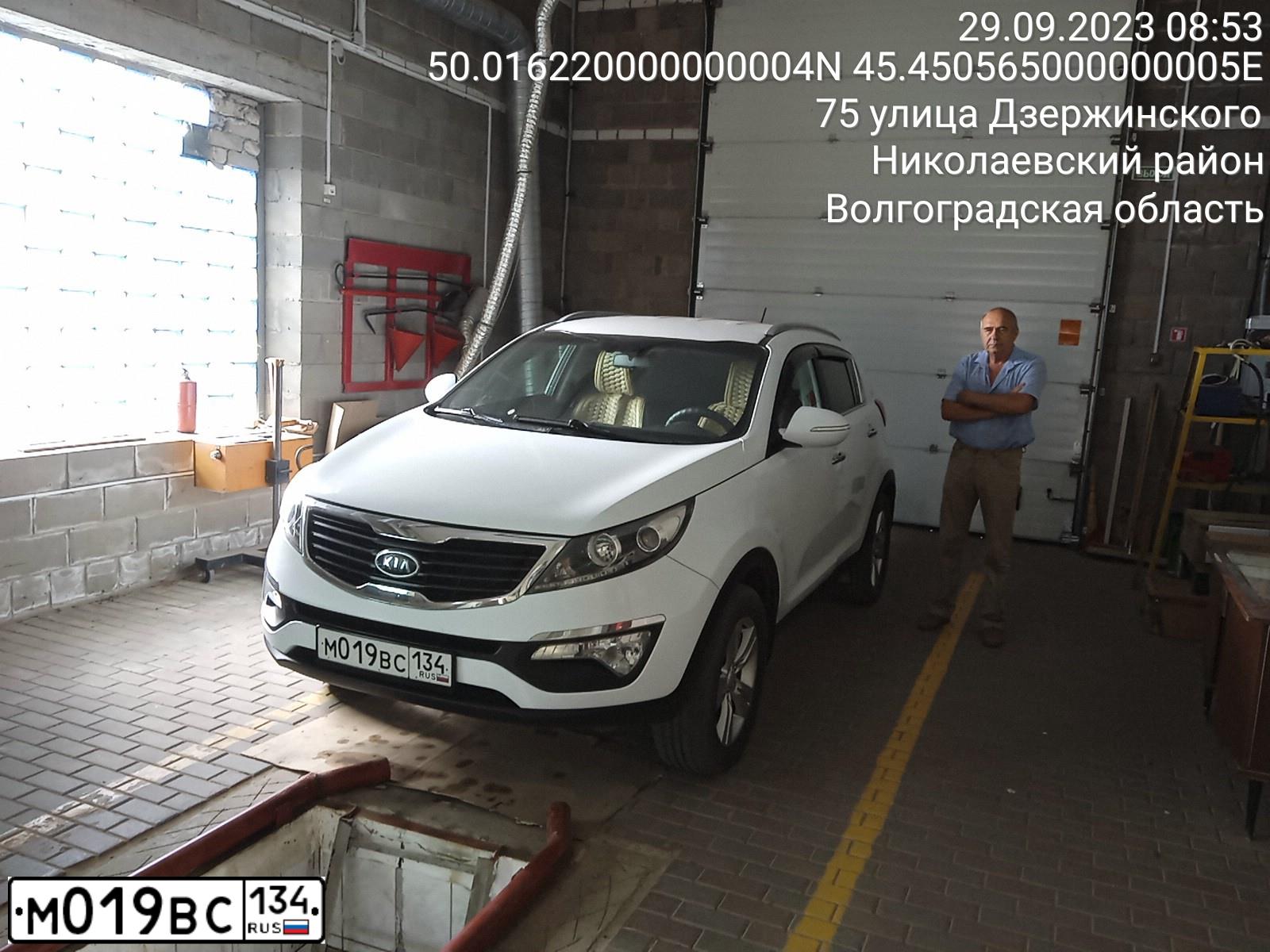 Фото автомобиля KIA SPORTAGE, 2012 — госномер М349ВО134. Цвет: Белый
