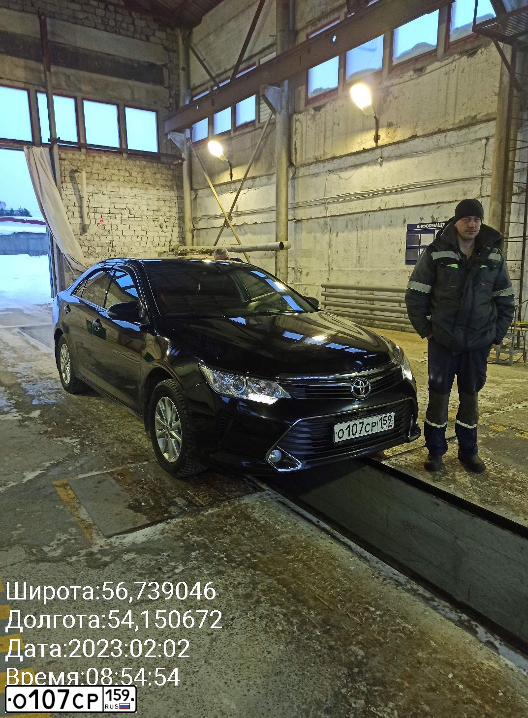 Фото автомобиля TOYOTA CAMRY, 2015 — госномер О107СР159. Цвет: ЧЕРНЫЙ МЕТАЛЛИК