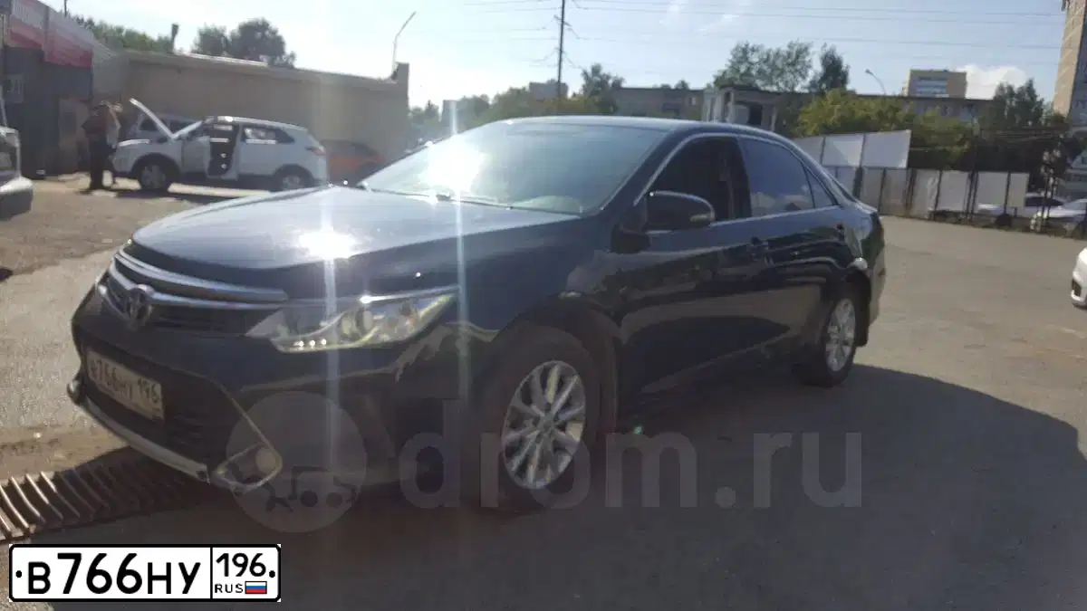 Фото автомобиля TOYOTA CAMRY, 2016 — госномер В766НУ196. Цвет: ЧЕРНЫЙ