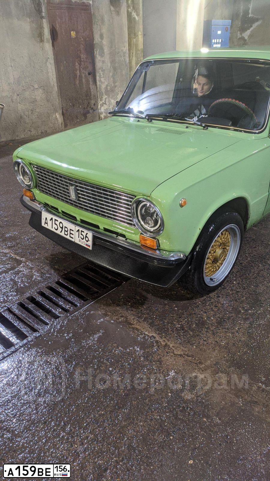 Фото автомобиля LADA 2101, 1984 — госномер В981КС156. Цвет: СВЕТЛО-ЗЕЛЕНЫЙ