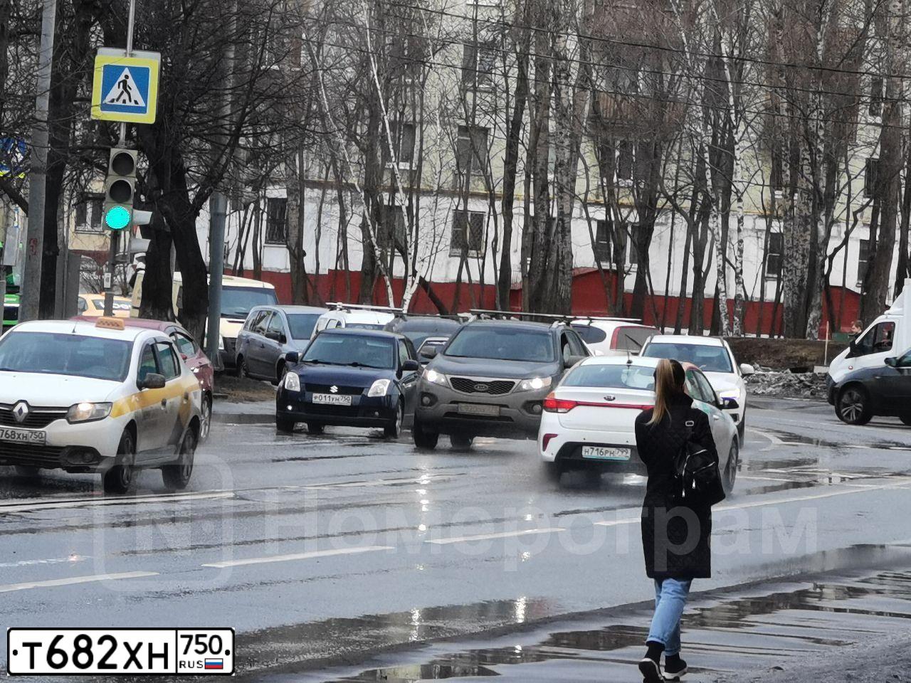 Фото автомобиля OPEL ANTARA, 2008 — госномер Е013ОУ199. Цвет: ЧЕРНЫЙ