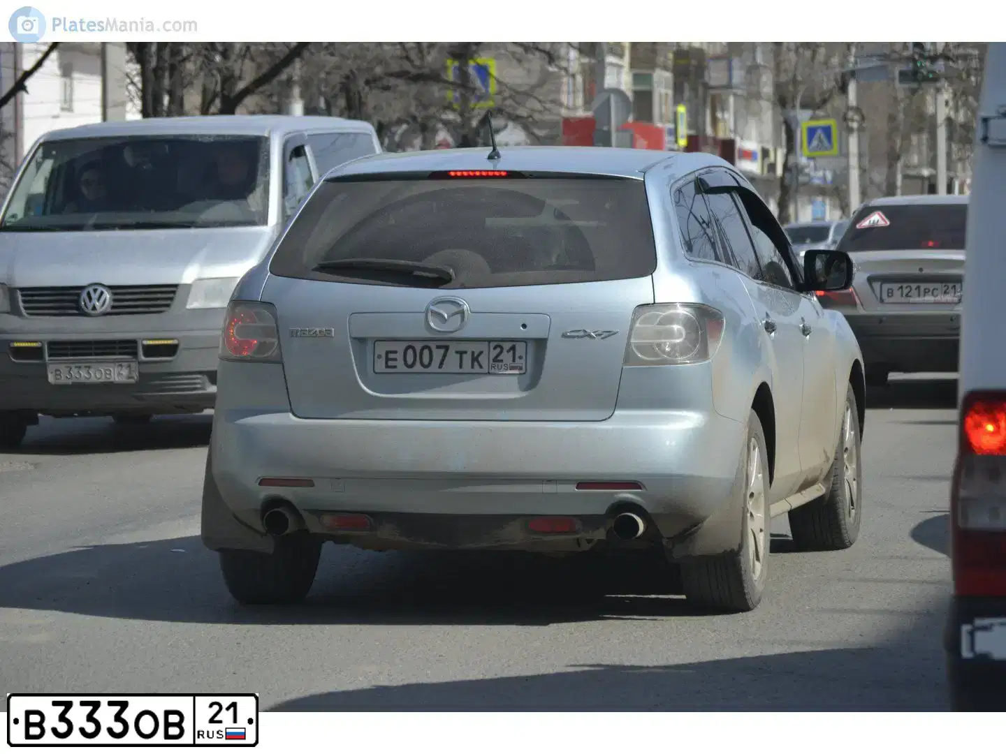 Фото автомобиля VOLKSWAGEN TRANSPORTER, 2009 — госномер В333ОВ21. Цвет: СЕРЕБРИСТЫЙ