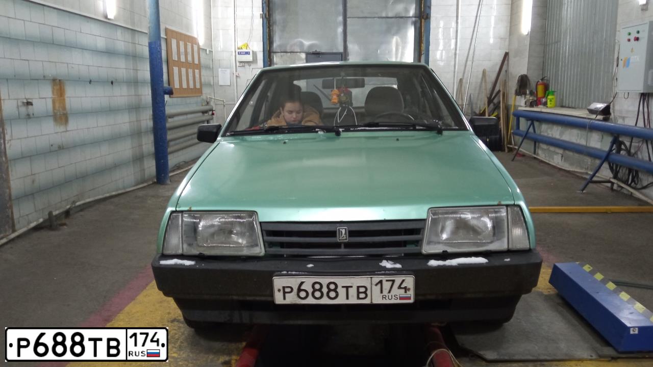 Фото автомобиля LADA 2109 SAMARA, 2003 — госномер Р688ТВ174. Цвет: СЕРЕБР  СЕРО-ЗЕЛЕНЫЙ