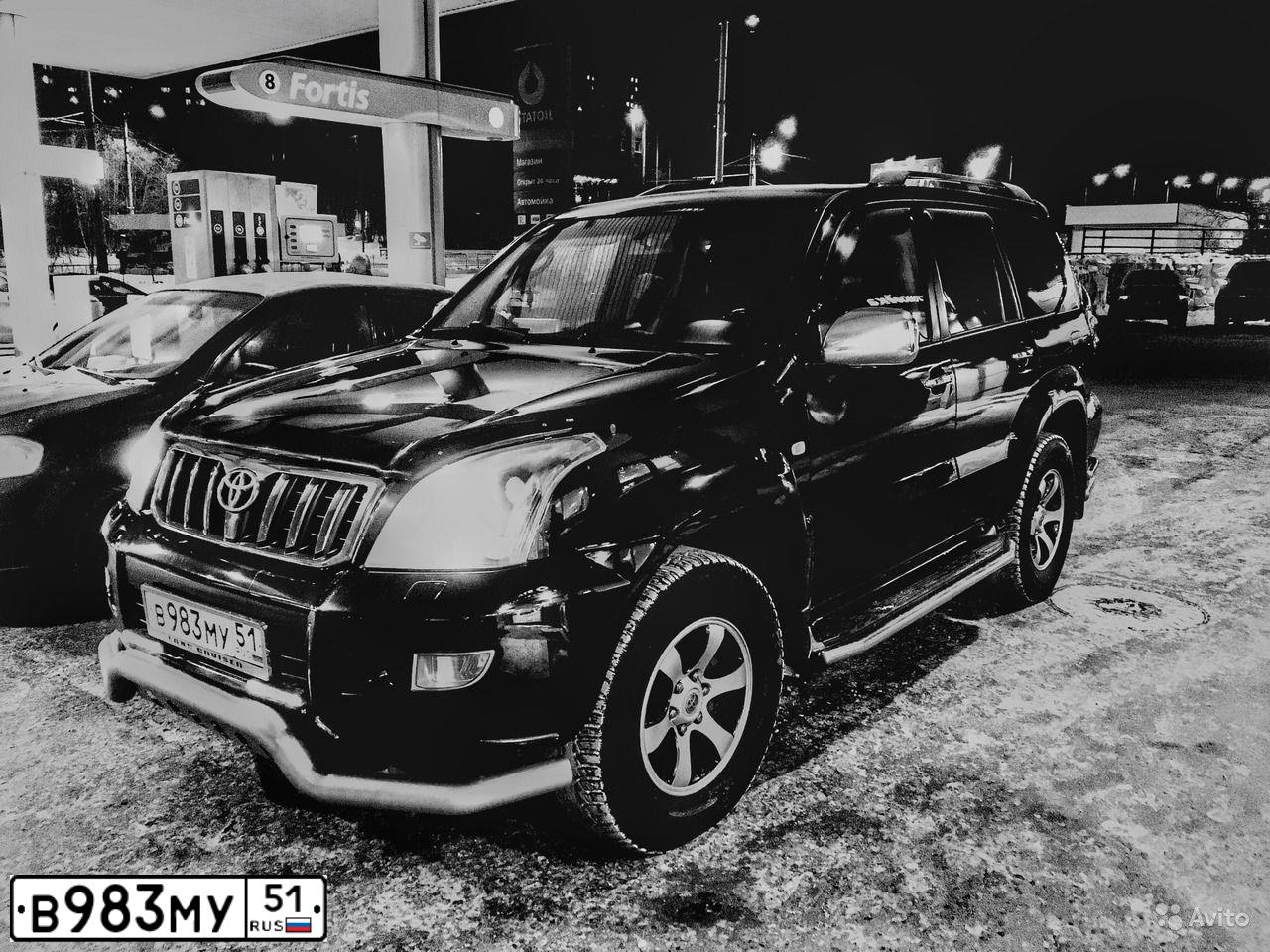 Фото автомобиля TOYOTA LANDCRUISER, 2007 — госномер В983МУ51. Цвет: ЧЕРНЫЙ
