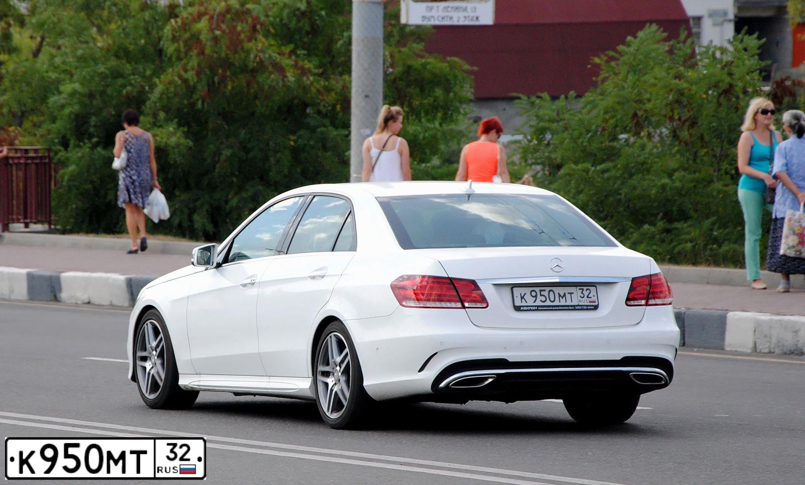 Фото автомобиля MERCEDES C-KLASSE, 2007 — госномер К950МТ32. Цвет: ЧЕРНЫЙ
