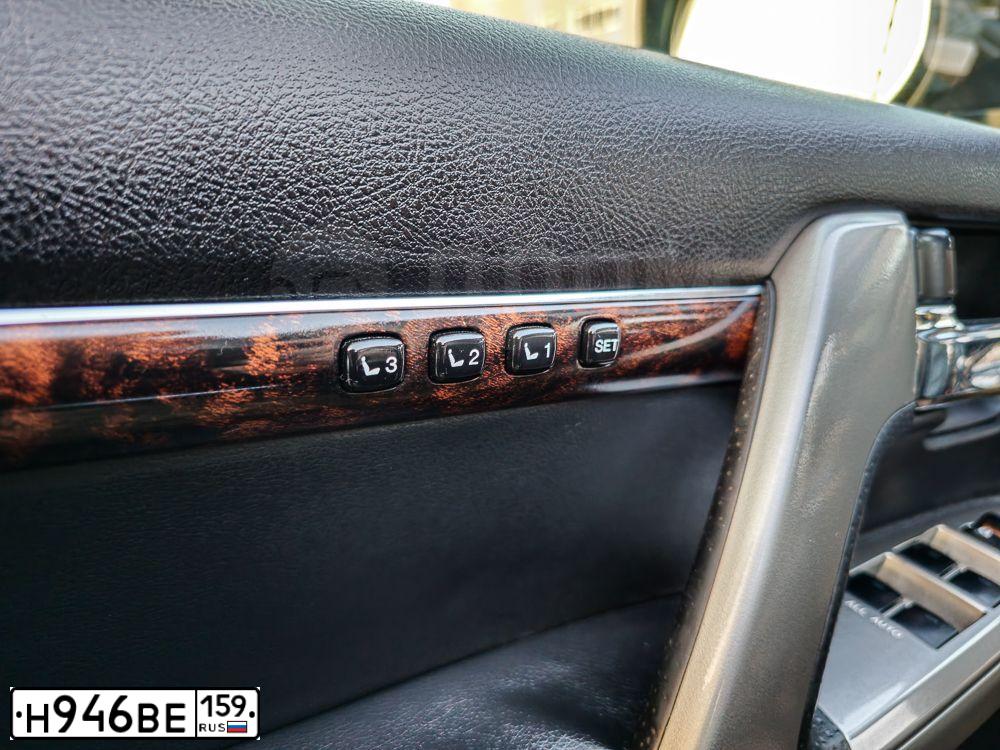 Фото автомобиля TOYOTA LANDCRUISER 200, 2013 — госномер Х200УМ174. Цвет: ЧЕРНЫЙ