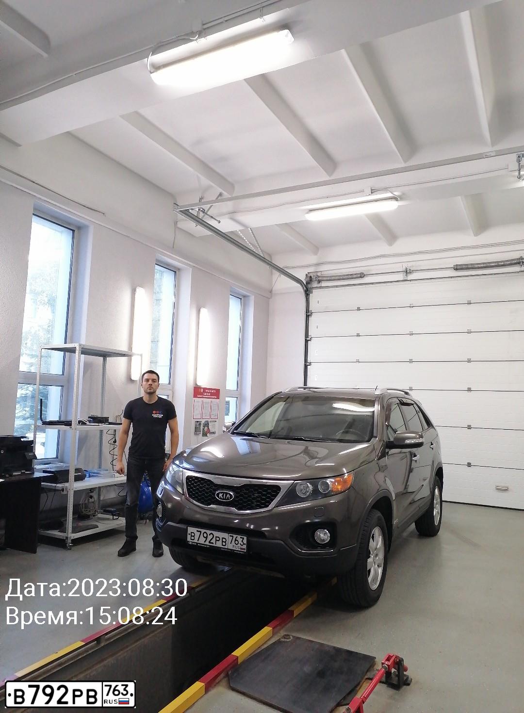 Фото автомобиля KIA SORENTO, 2009 — госномер С977ОР716