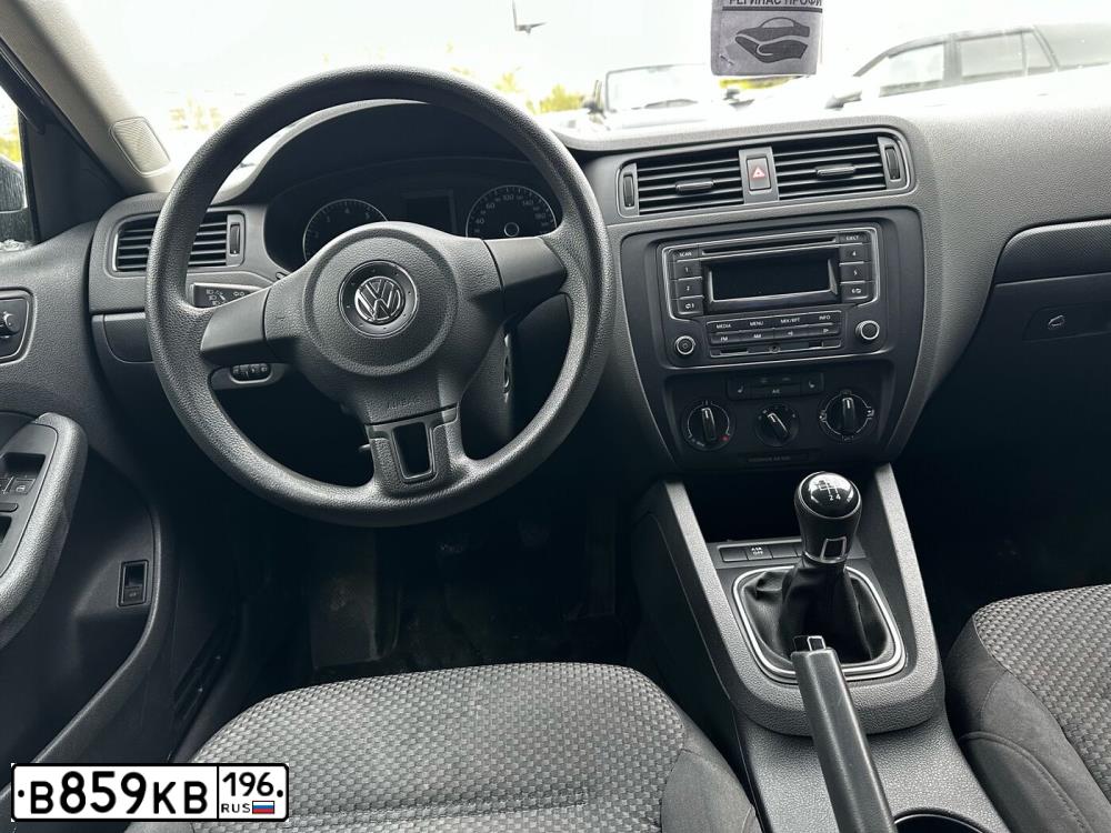 Фото автомобиля VOLKSWAGEN JETTA, 2014 — госномер Х340ЕК196. Цвет: ЧЕРНЫЙ