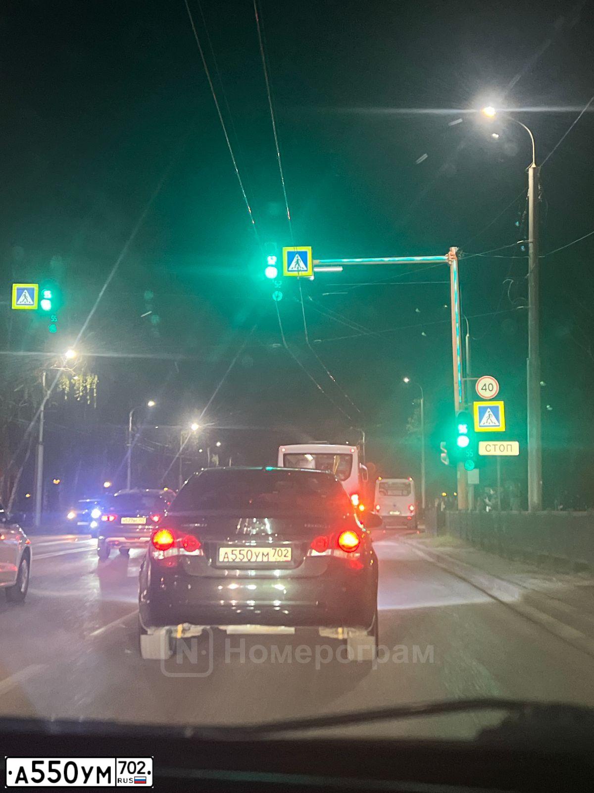 Фото автомобиля CHEVROLET CRUZE, 2012 — госномер А550УМ702. Цвет: ЧЕРНЫЙ