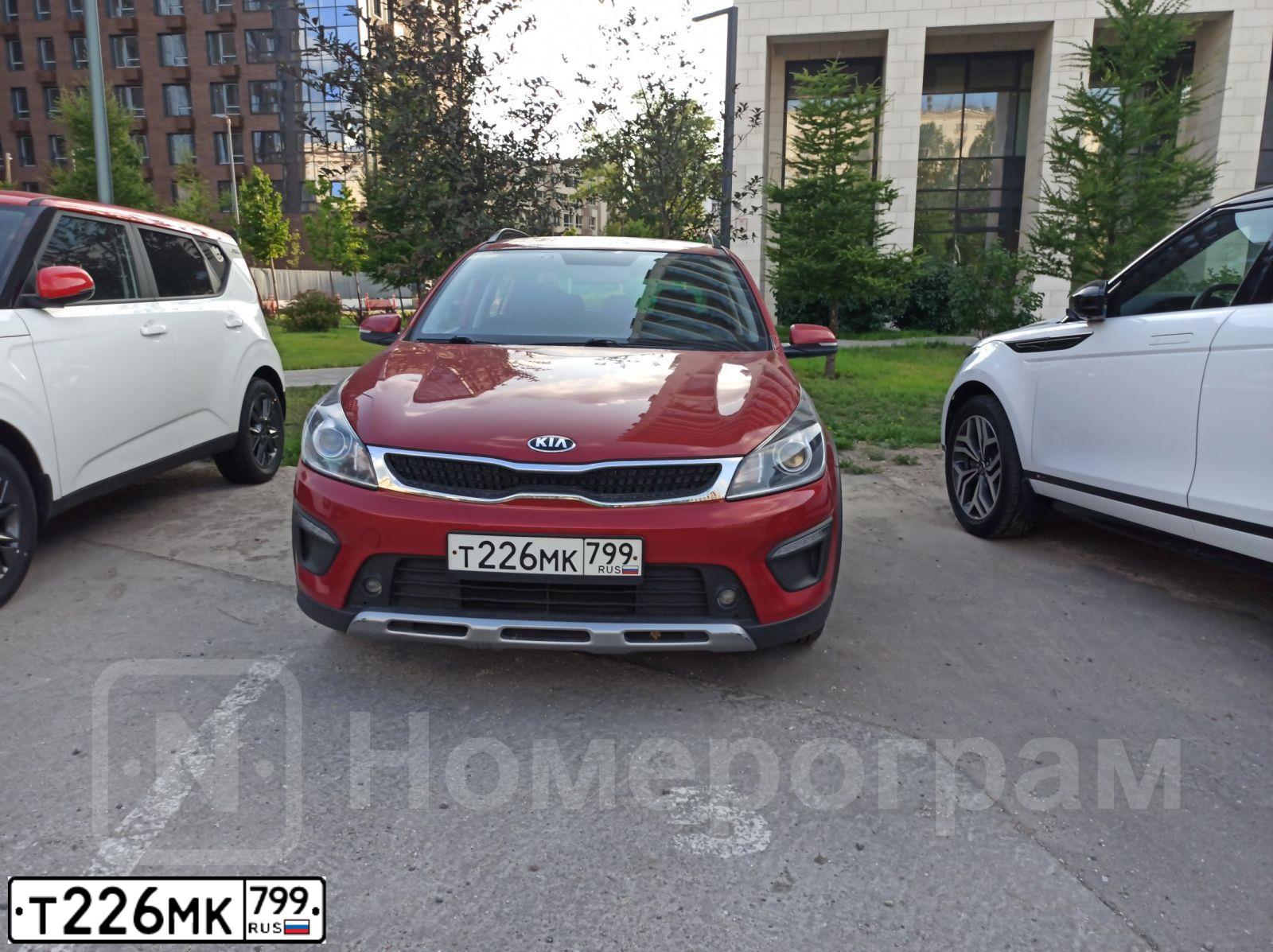 Фото автомобиля NISSAN QASHQAI, 2014 — госномер С796КН777. Цвет: Коричневый