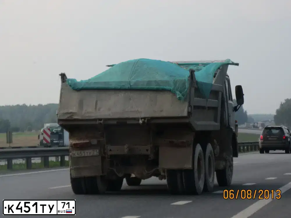 Фото автомобиля KAMAZ 55111 /6X4/, 1996 — госномер К451ТУ71. Цвет: ДЫМЧАТЫЙ СВЕТЛЫЙ