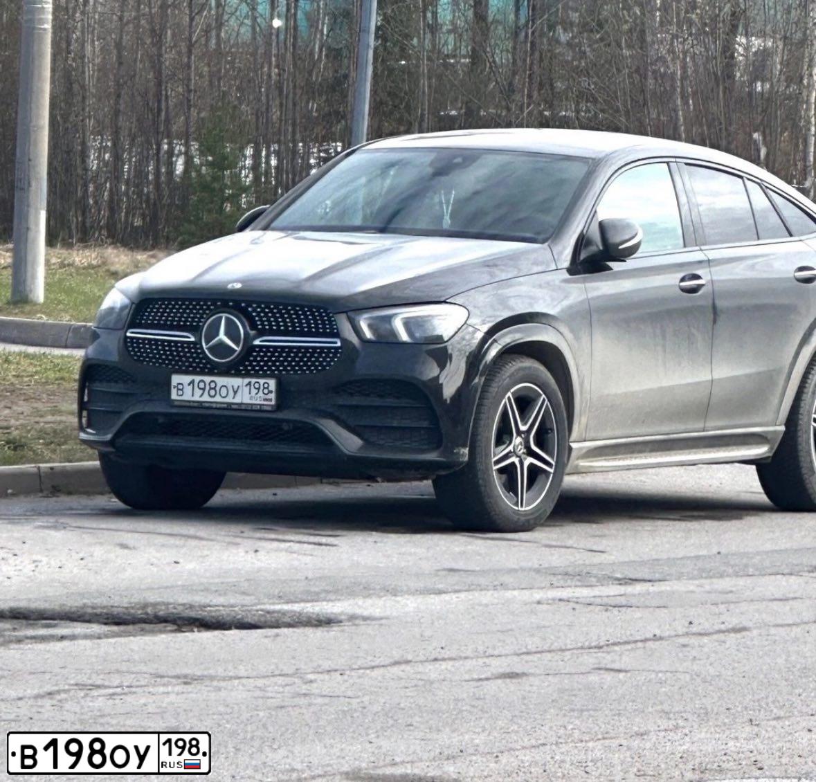 Фото автомобиля МЕРСЕДЕС-БЕНЦ GLE 350 D 4MATIC, 2020 — госномер В198ОУ198. Цвет: ЧЕРНЫЙ