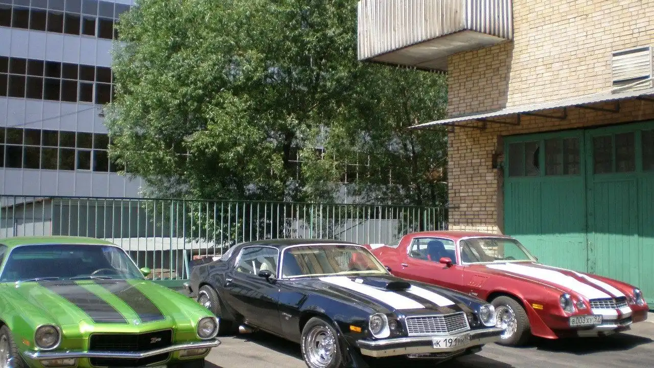 Фото автомобиля ШЕВРОЛЕ КАМАРО ШЕВРОЛЕ КАМАРО, 1979 — госномер В003ХУ97. Цвет: Темно-Красный