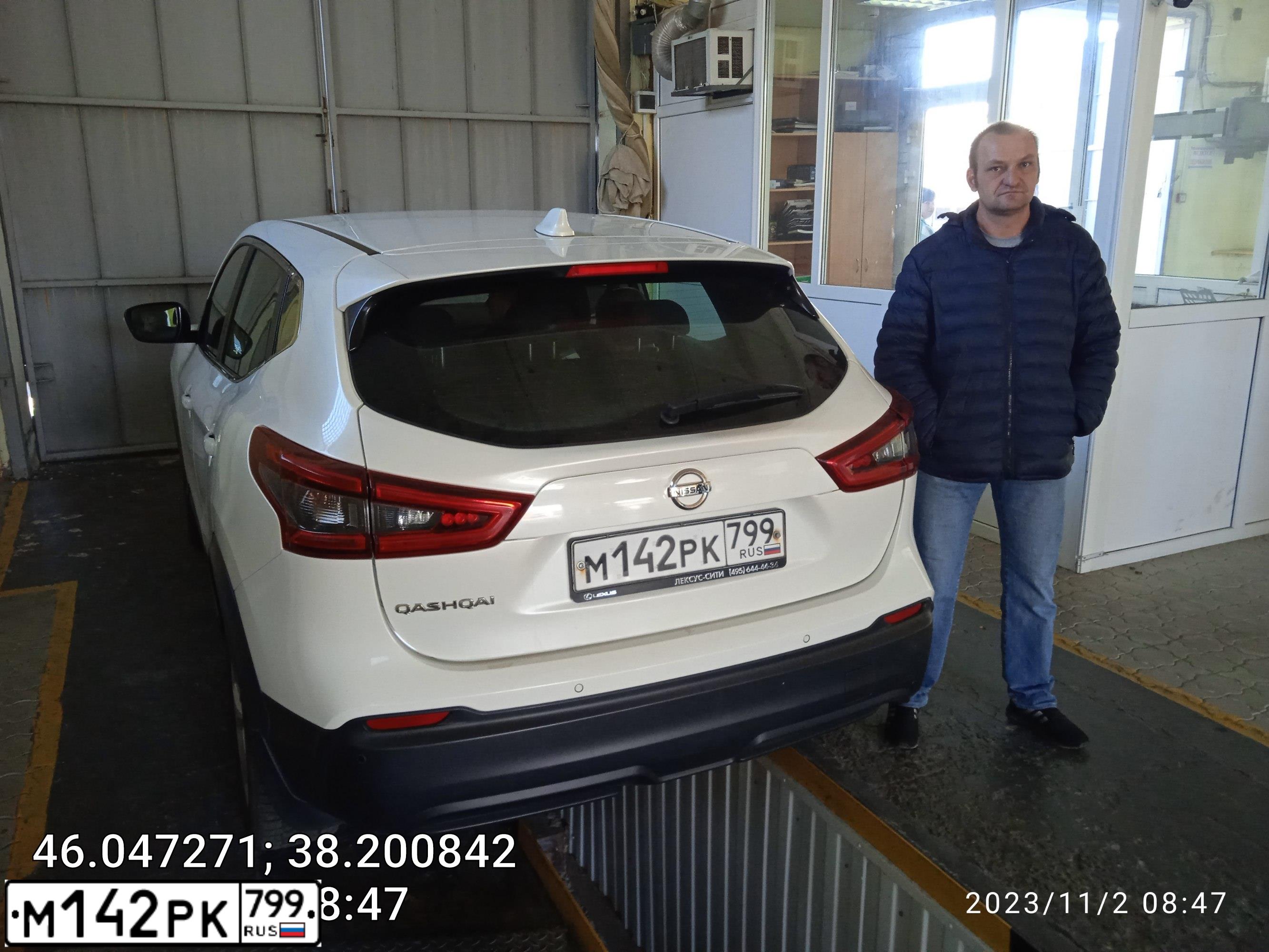 Фото автомобиля NISSAN QASHQAI, 2019 — госномер О315НО14. Цвет: Белый