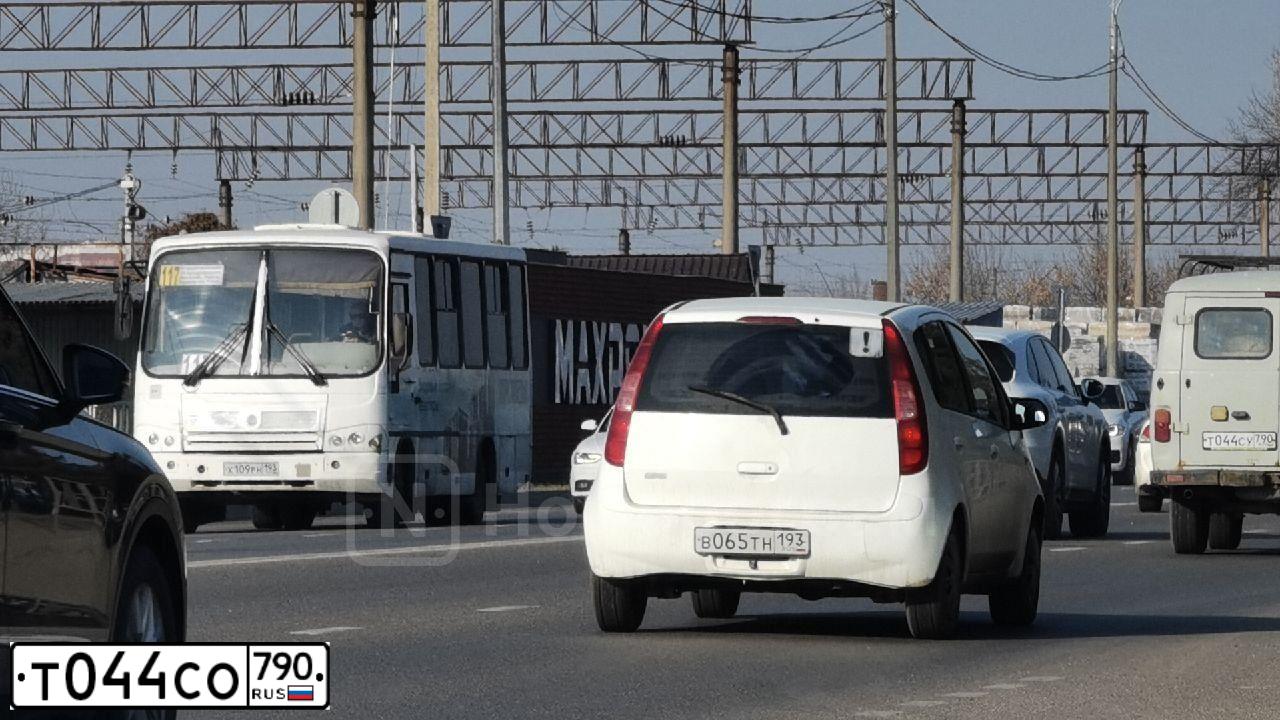 Фото автомобиля GREAT WALL H5, 2013 — госномер О237УВ178. Цвет: СВЕТЛО-СЕРЫЙ