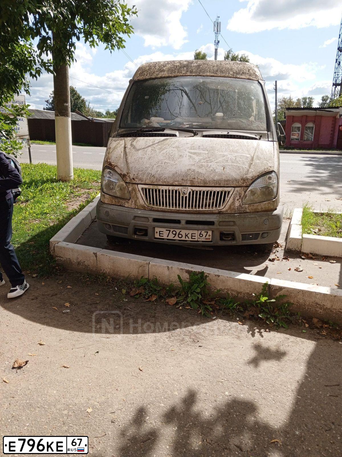Фото автомобиля GAZ 2752 SOBOL, 2006 — госномер Е796КЕ67. Цвет: БЕЛЫЙ