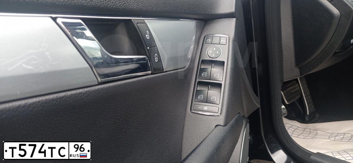 Фото автомобиля MERCEDES C-KLASSE, 2007 — госномер Т155АХ774. Цвет: ЧЕРНЫЙ