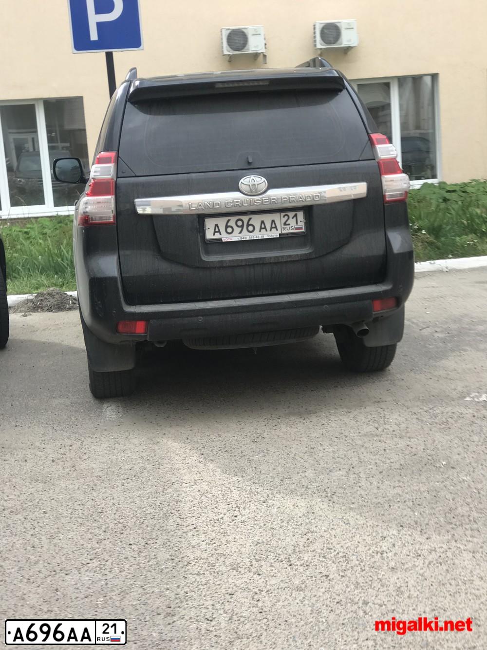 Фото автомобиля MAZDA 3, 2007 — госномер М021СТ134. Цвет: ЧЕРНЫЙ