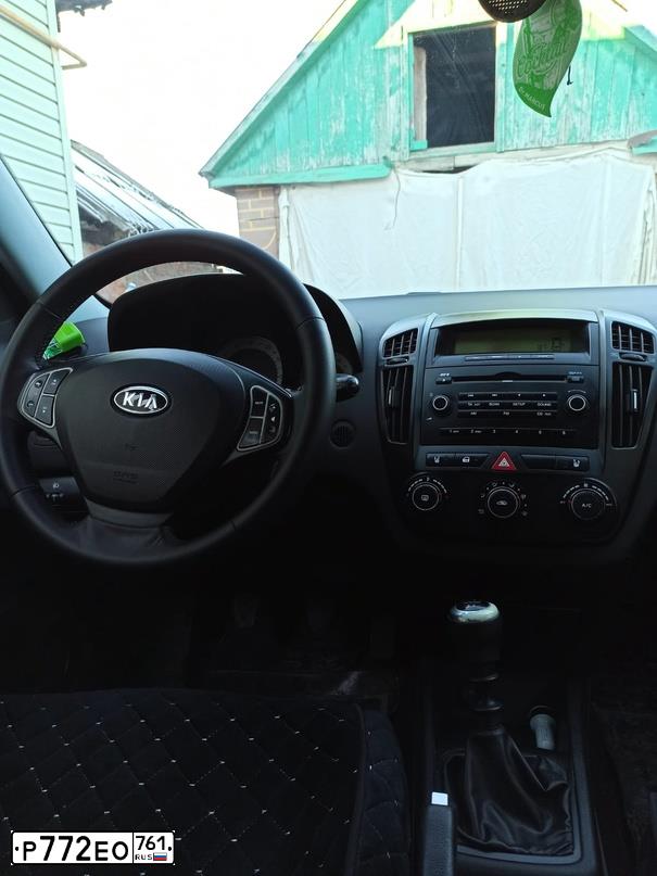 Фото автомобиля KIA КИА ED (CEE'D), 2008 — госномер Р772ЕО761. Цвет: ЧЕРНЫЙ ПЕРЛАМУТР