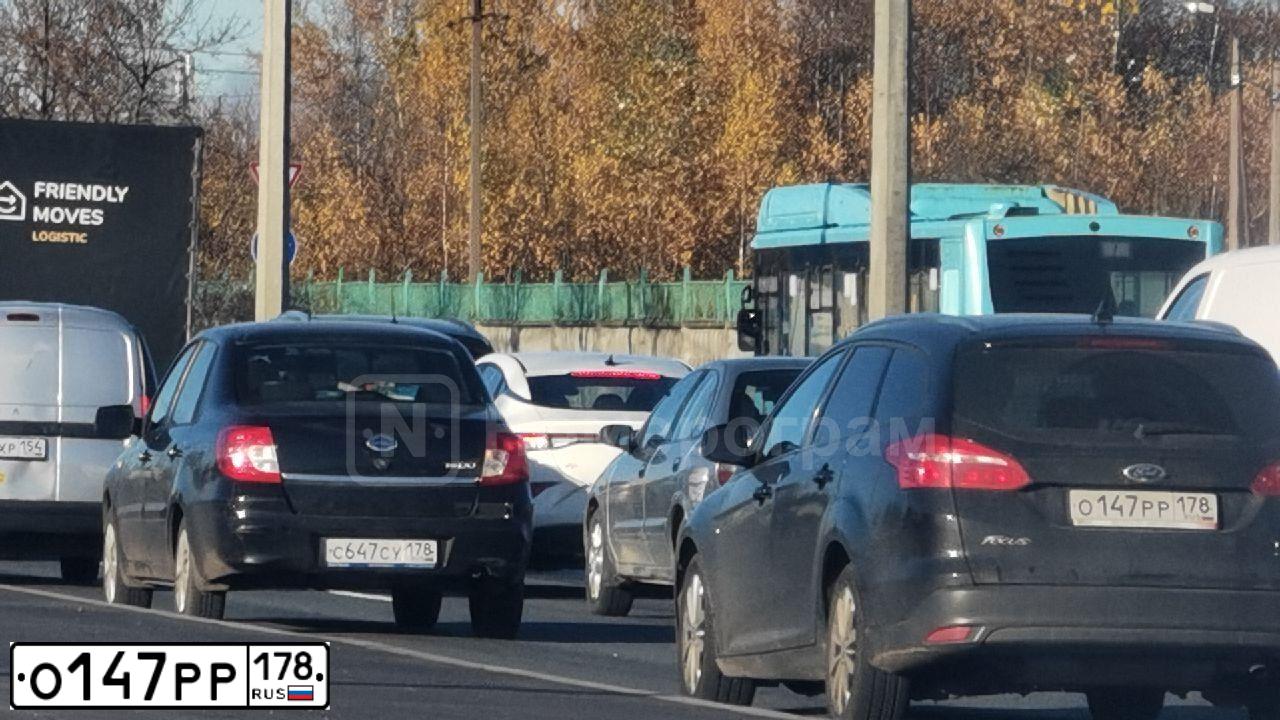 Фото автомобиля MITSUBISHI LANCER, 2008 — госномер О147РР178. Цвет: ЧЕРНЫЙ