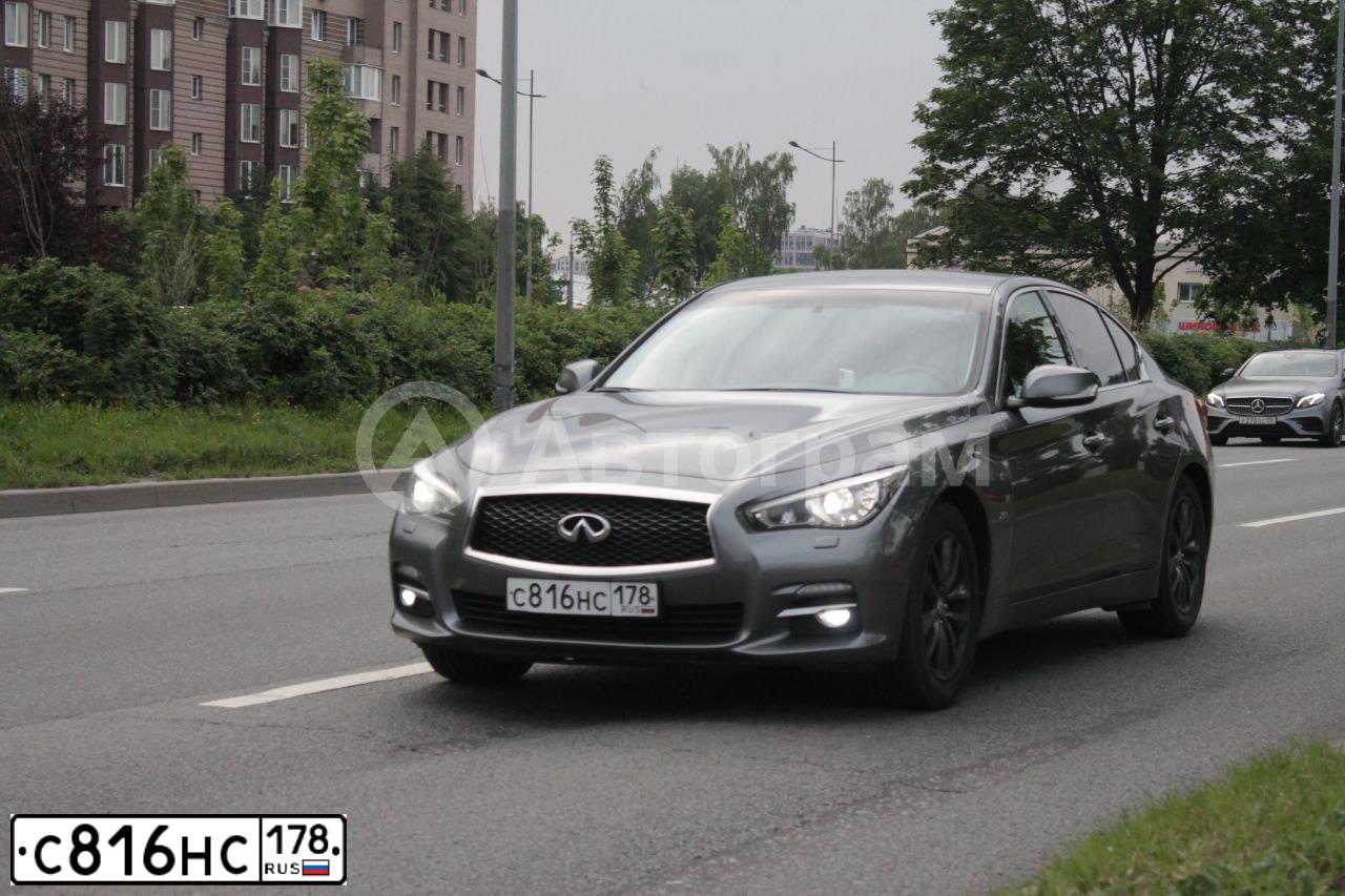 Фото автомобиля INFINITI Q50, 2014 — госномер С816НС178. Цвет: Серый