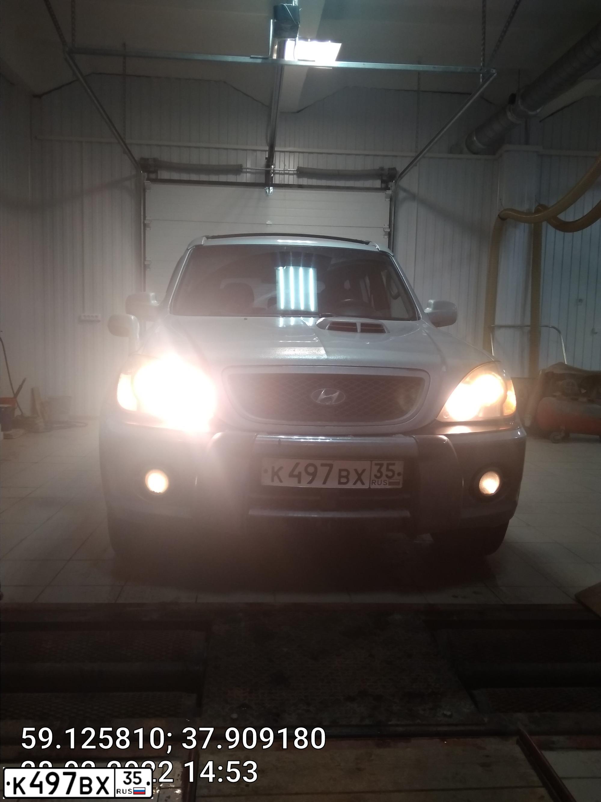 Фото автомобиля HYUNDAI TERRACAN, 2003 — госномер К497ВХ35. Цвет: СЕРЫЙ/ТЕМНО-СЕРЫЙ