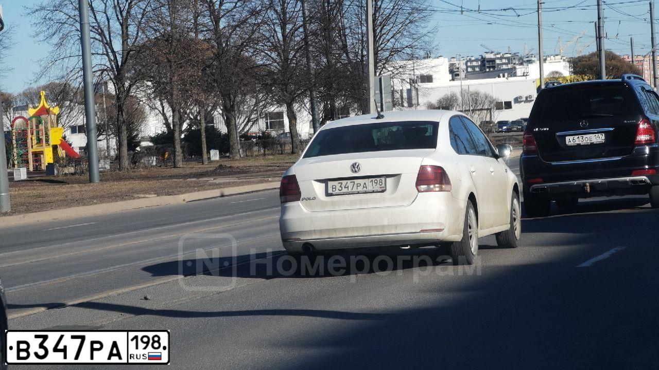 Фото автомобиля VOLKSWAGEN POLO, 2019 — госномер В347РА198. Цвет: БЕЛЫЙ