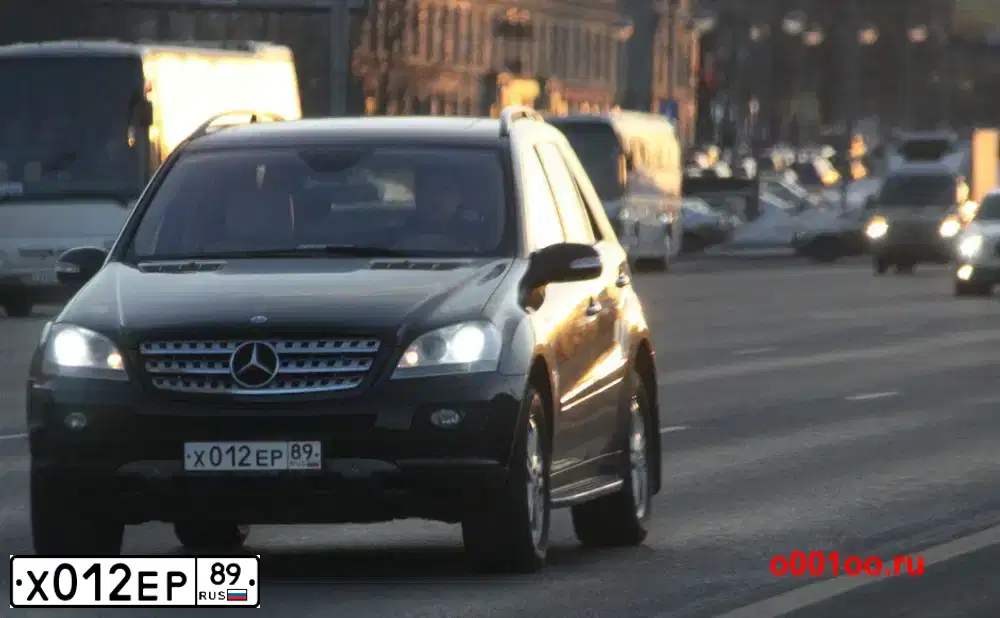 Фото автомобиля MERCEDES-BENZ ML500, 2006 — госномер М422ХУ95. Цвет: ЧЕРНЫЙ