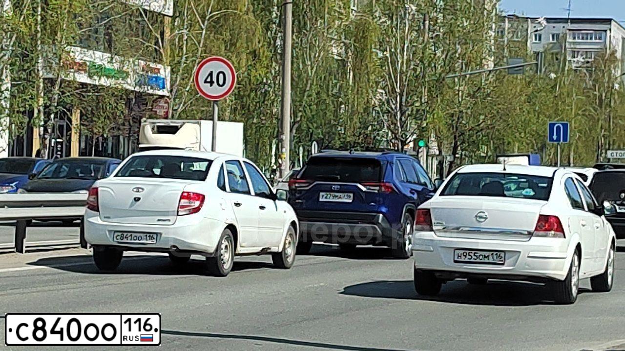 Фото автомобиля KIA VENGA, 2013 — госномер М777ОК16. Цвет: ПЕРЛАМ.-СЕРЕБРИСТЫЙ