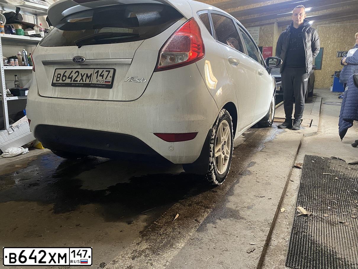 Фото автомобиля FORD FIESTA, 2016 — госномер У633МО198