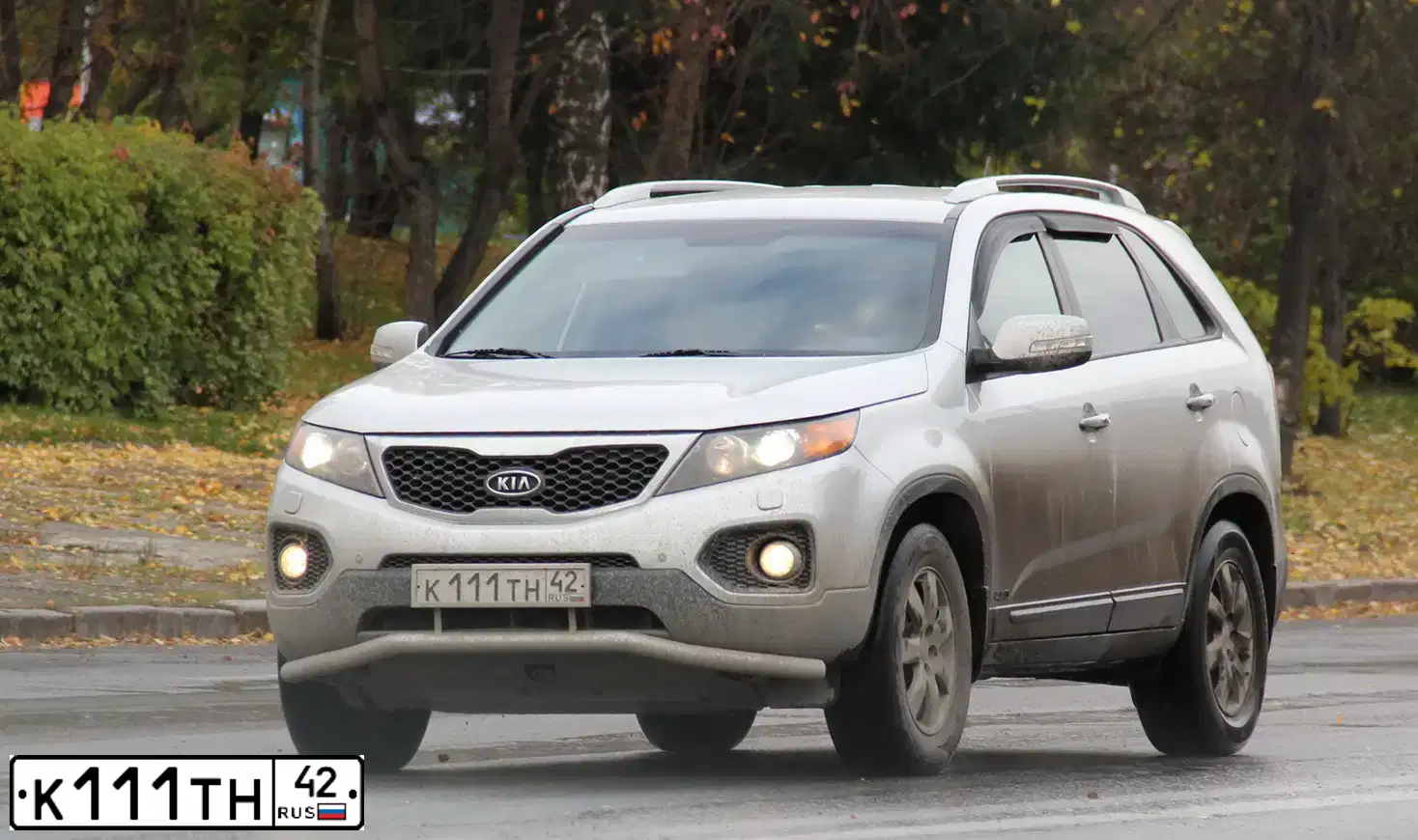 Фото автомобиля KIA SORENTO, 2019 — госномер К861СТ122. Цвет: Серый