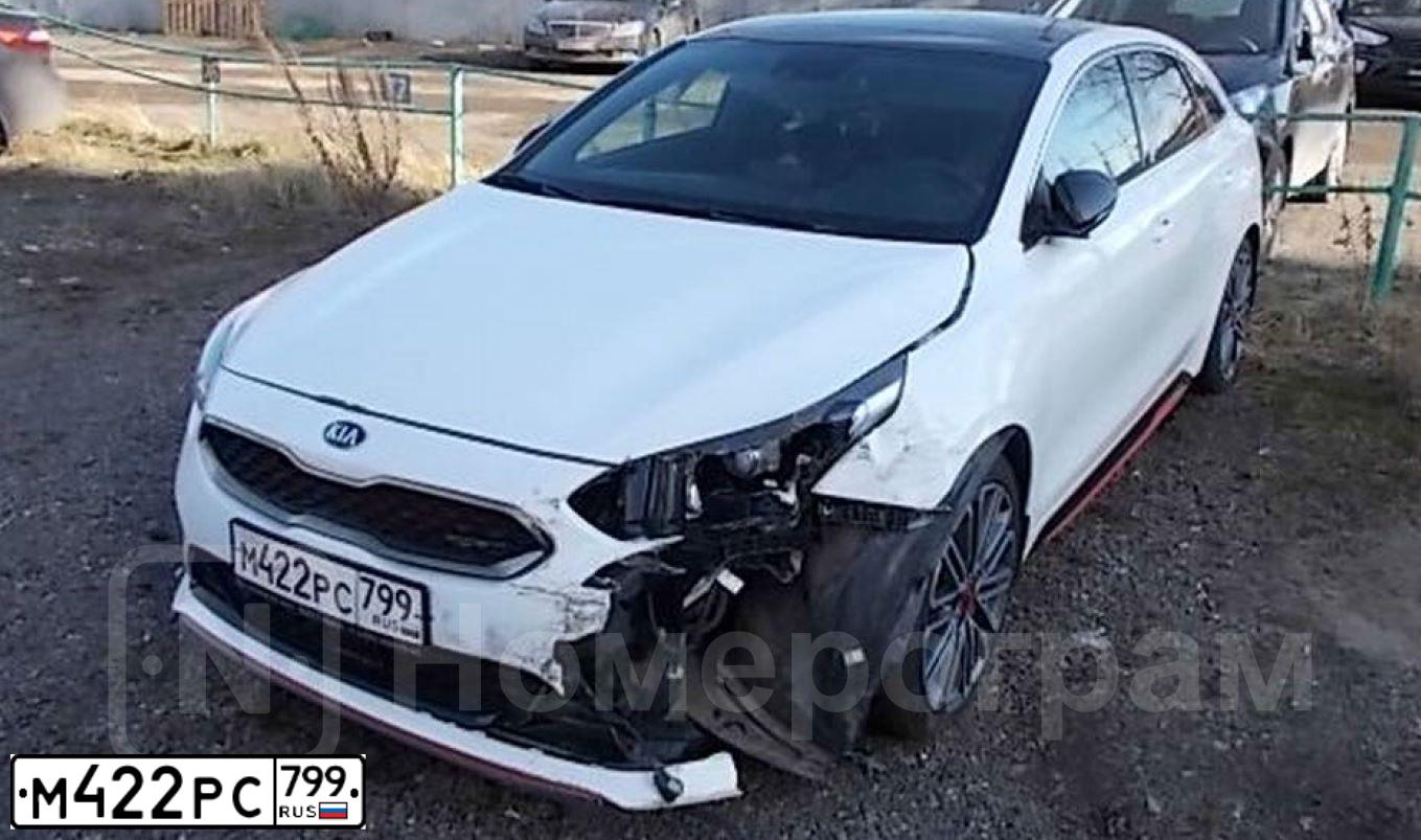 Фото автомобиля KIA CEE'D, 2019 — госномер М422РС799. Цвет: БЕЛЫЙ