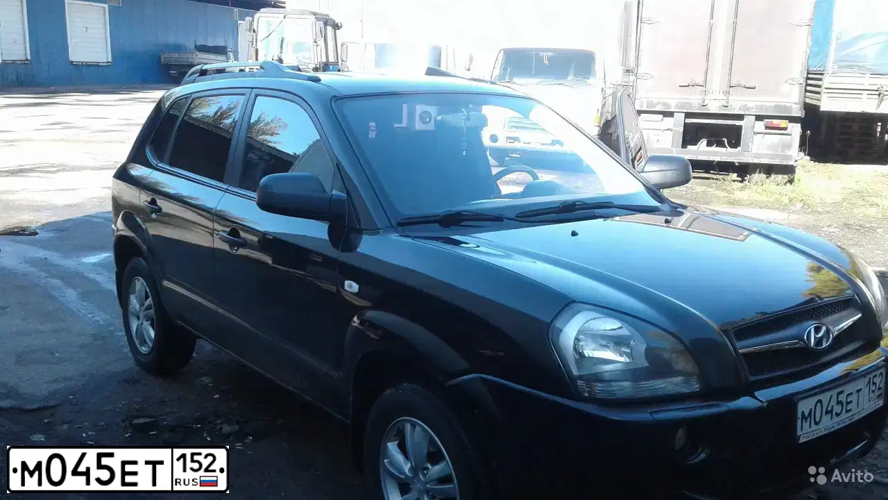Фото автомобиля HYUNDAI TUCSON, 2008 — госномер М045ЕТ152. Цвет: ТЕМНО-ЗЕЛЕНЫЙ