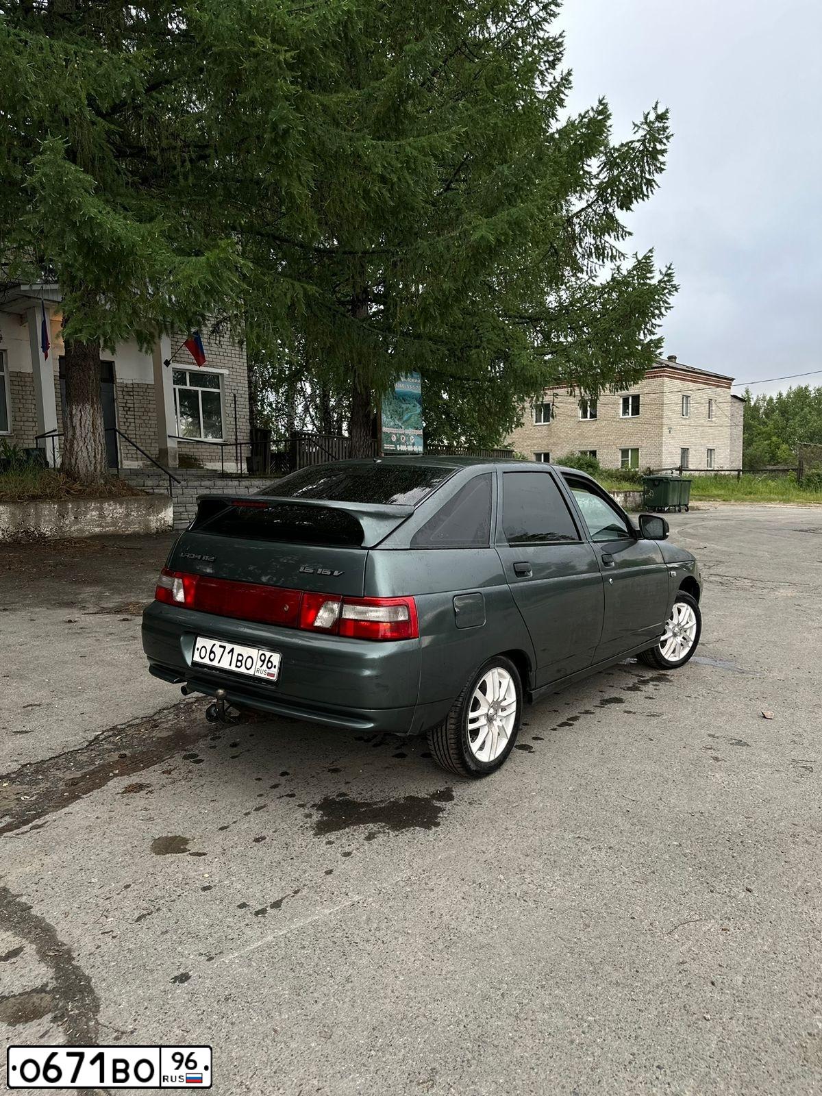 Фото автомобиля LADA 2112, 2008 — госномер О671ВО96. Цвет: СЕРО-СИНЕ ЗЕЛЕНЫЙ