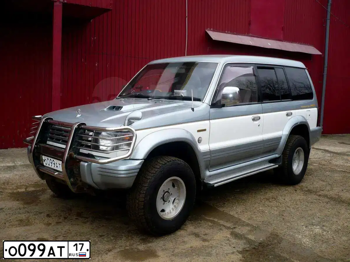 Фото автомобиля BMW SERIE 5, 1997 — госномер О099АТ17. Цвет: ЗЕЛЕНЫЙ