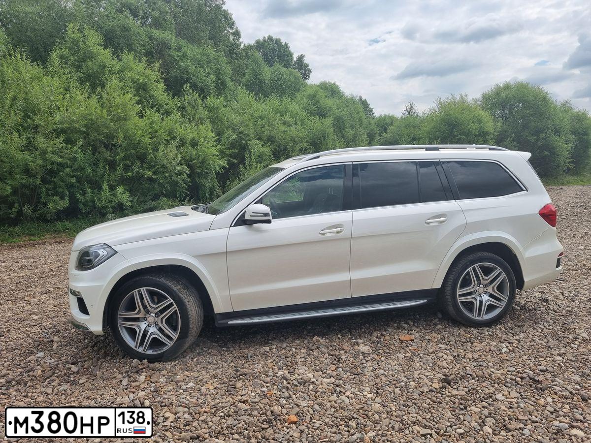 Фото автомобиля MERCEDES GL-KLASSE, 2015 — госномер У731РХ48. Цвет: Белый