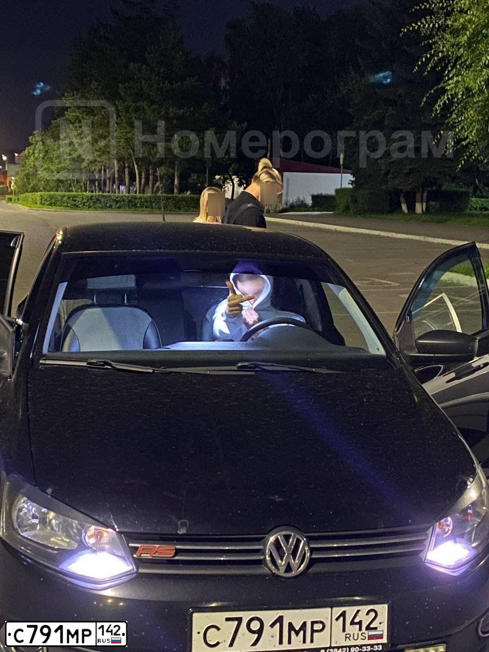 Фото автомобиля VOLKSWAGEN POLO, 2012 — госномер С791МР142. Цвет: ЧЕРНЫЙ
