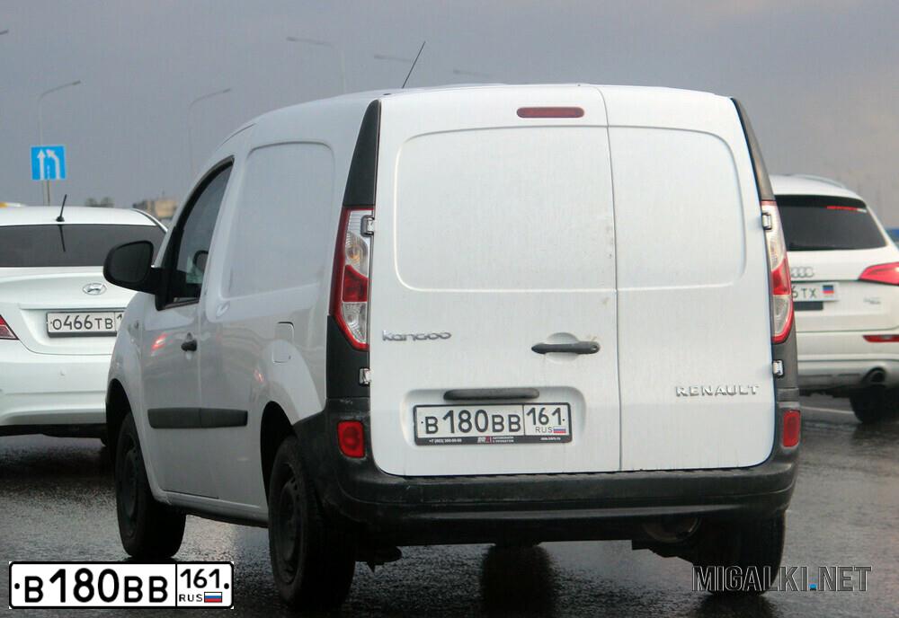Фото автомобиля NISSAN QASHQAI, 2015 — госномер Х496АК181. Цвет: Темно-синий