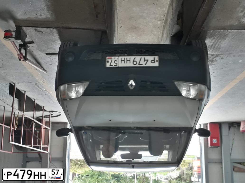 Фото автомобиля RENAULT LOGAN, 2007 — госномер Р479НН57. Цвет: СЕРЫЙ