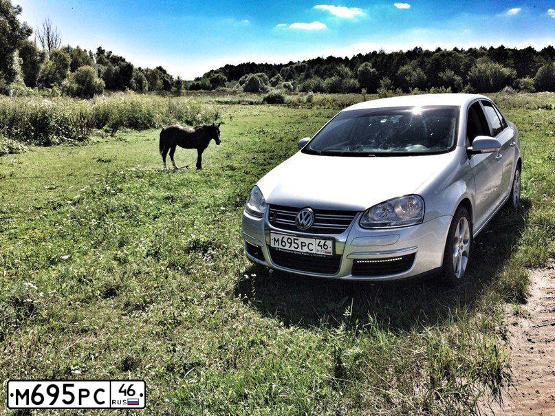 Фото автомобиля VOLKSWAGEN JETTA, 2006 — госномер М695РС46. Цвет: СЕРЕБРИСТЫЙ