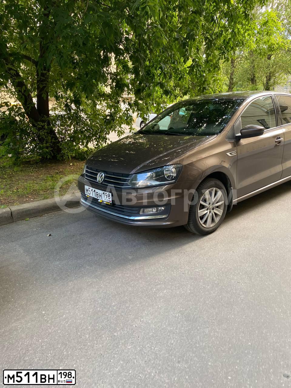 Фото автомобиля VOLKSWAGEN POLO, 2018 — госномер М511ВН198. Цвет: Коричневый