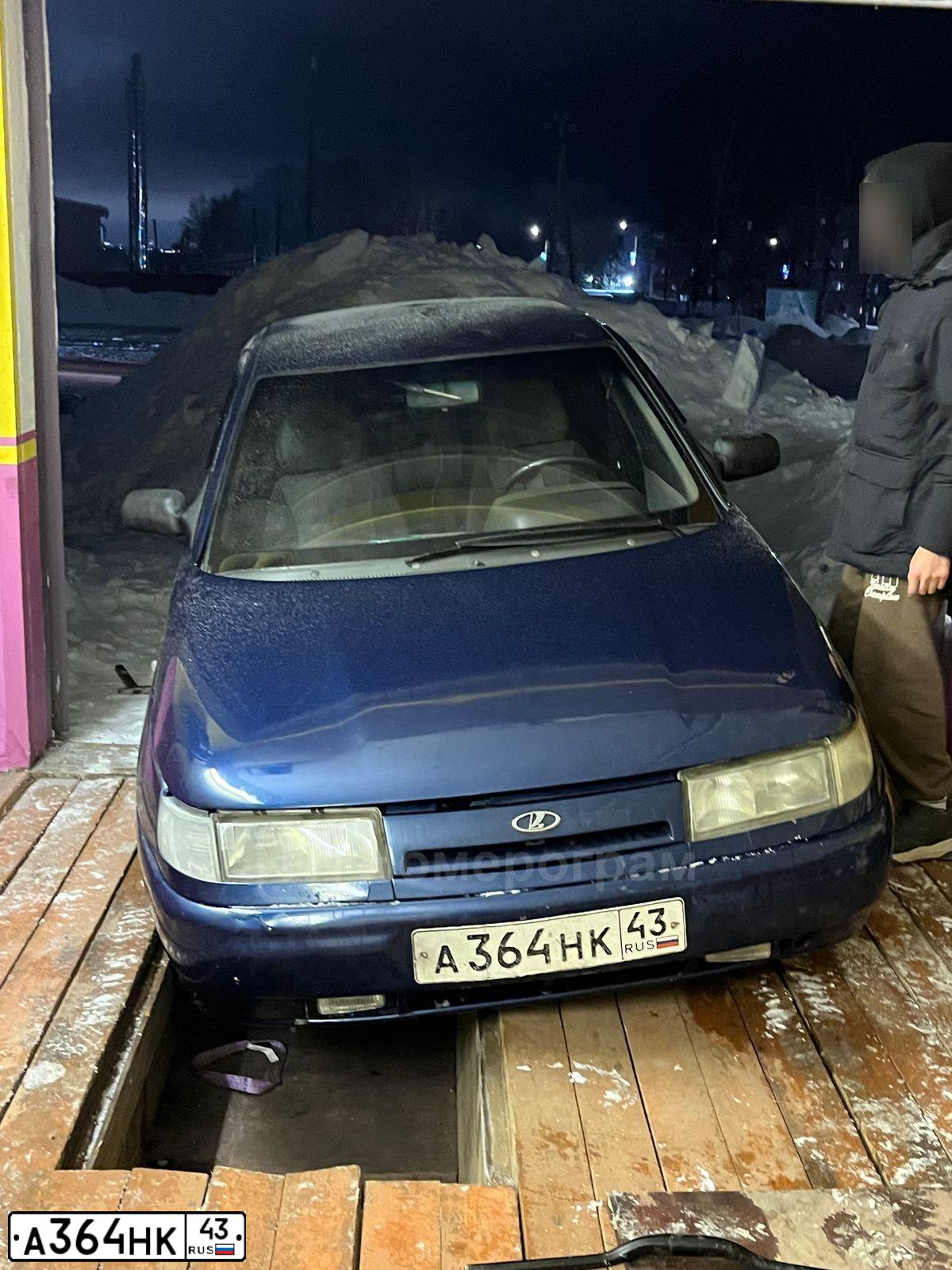 Фото автомобиля LADA 2112, 2005 — госномер С361РС43