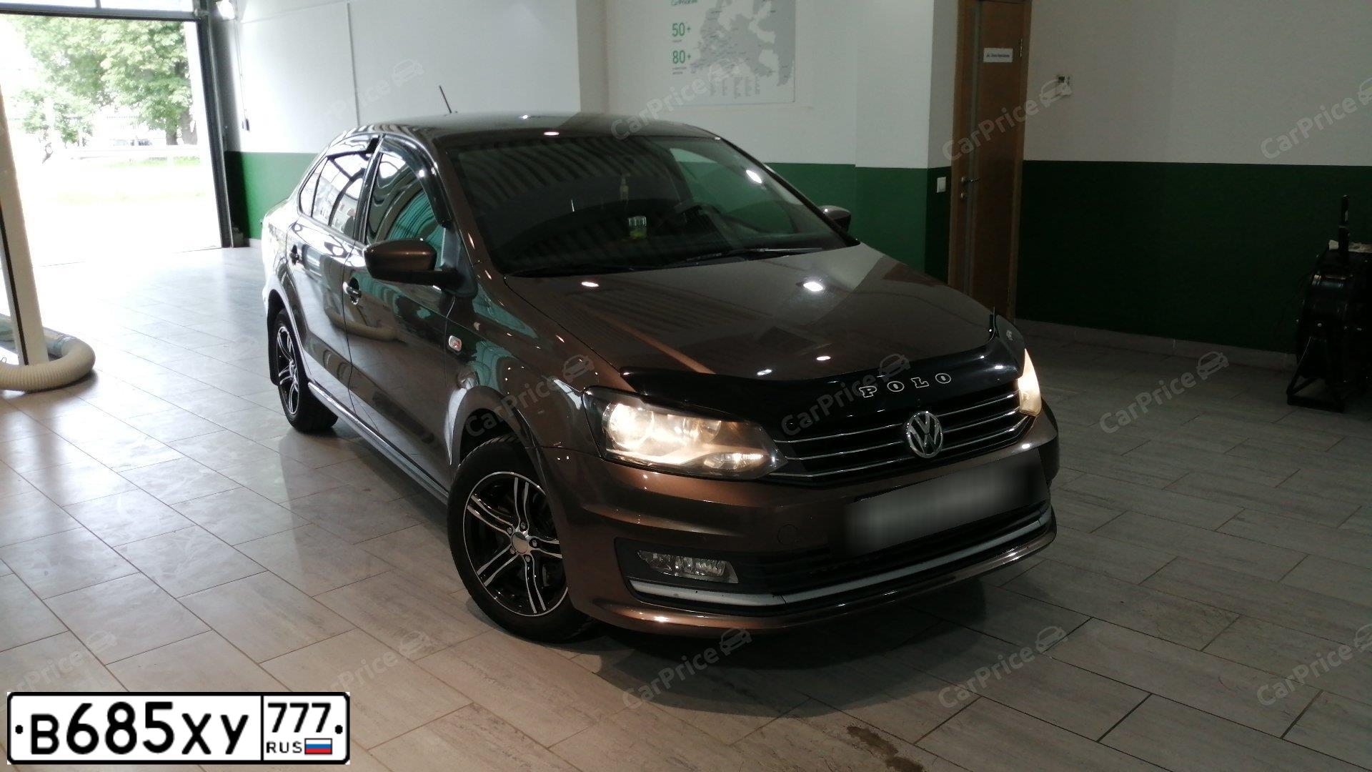 Фото автомобиля VOLKSWAGEN POLO, 2017 — госномер С544АТ46. Цвет: Коричневый